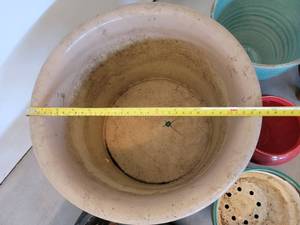 lot 138 image: Festive Flower Pots Group