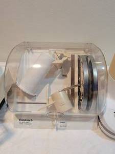 lot 51 image: Kitchen Aid Blender and Cuisinart Food Processor