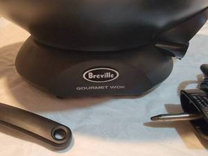 lot 53 image: Breville Gourmet Wok