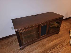 lot 20 image: Contemporary Oak Entertainment Stand