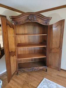 lot 4 image: Gorgeous Elaborately Carved Linen Press