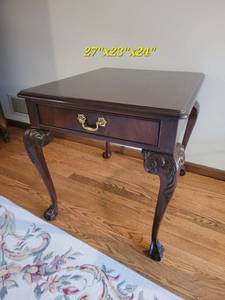 lot 27 image: Traditional Heritage Furniture Side Table