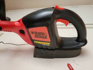 lot 81 image: Black & Decker Weed Whip
