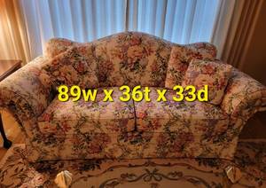 lot 90 image: Romantic Cottage Chic Camelback Sofa by Drexel