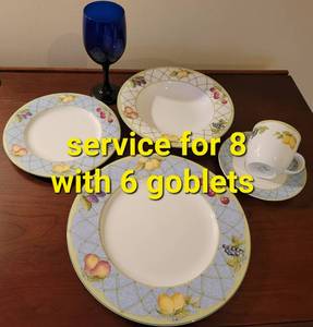 lot 38 image: Mikasa Optima Fruit Rapture Pattern China Service for 8