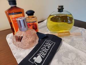 lot 96 image: Lampe Berger & Treasure Diffuser