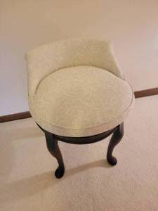 lot 12 image: Queen Anne Style Upholstered Vanity Stool