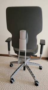 lot 30 image: Ergonomic Black Office Desk Chair