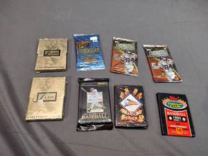 lot 3 image: Misc Packs of MLB, NBA and NFL Cards