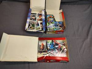 lot 17 image: Random MLB and NBA Cards