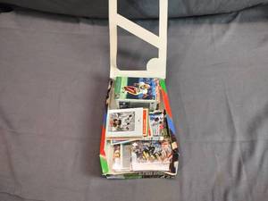 lot 22 image: NFL Cards Mixed Lot