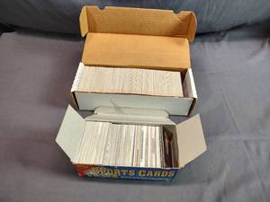 lot 23 image: MLB Cards Mixed Lot