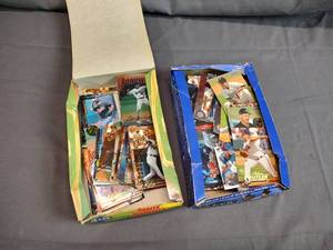lot 24 image: MLB Cards Mixed Lot