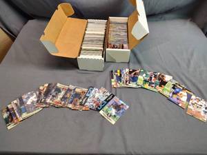 lot 26 image: MLB Cards Mixed Lot