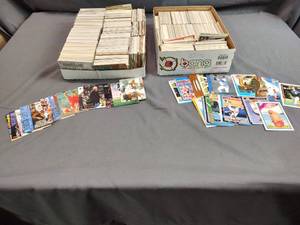 lot 32 image: Mixed Lot of MLB and NBA Cards
