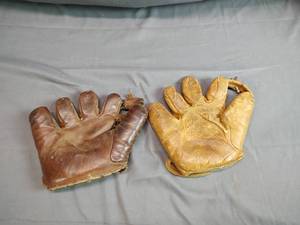 lot 36 image: 2 Vintage Baseball Gloves
