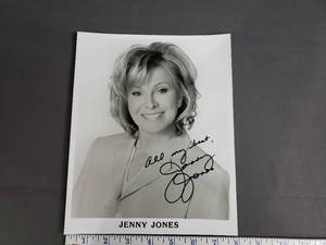 lot 66 image: Jenny Jones Signed Photo