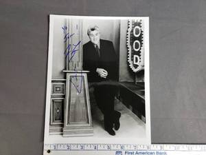 lot 70 image: Jay Leno Autographed Photo