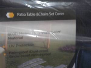 Round Dining Patio Table and Chairs...