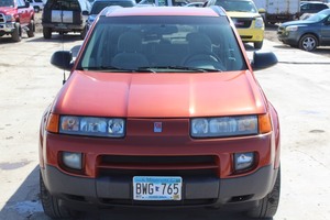 lot 32 image: 2003 Saturn Vue AWD
