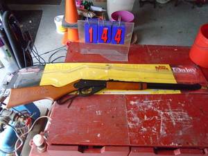 Nearly new daisy red ryder bb gun. As shown.