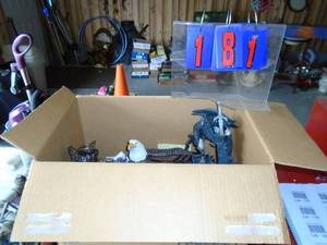 Box of figurines. Wizard, eagle & misc. As shown.