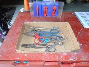 Flat of tin snips & scissors.As shown.