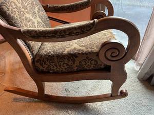 lot 3 image: Antique Rocking Chair