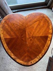 lot 9 image: Two Tiered Heart Shaped Accent Table