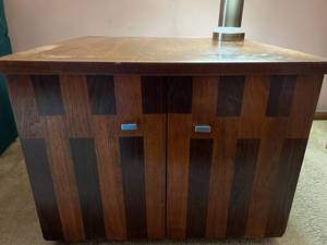 lot 12 image: Multi-Colored Wood End Table and Lamp