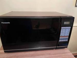 lot 20 image: Microwave & Portable Stand with Contents