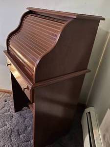 lot 26 image: Compact Roll Top Desk
