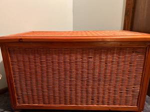 lot 28 image: Wicker Blanket Chest