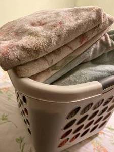 lot 42 image: Laundry Basket & Towels