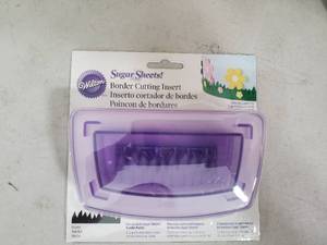 lot 51 image: New Case of 12 Wilton Cake Decorator Attachments