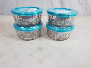 lot 103 image: 4 New Anchor Hocking Glass Food Storage Containers with Lids