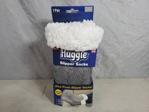 lot 110 image: New Huggle Slipper Socks