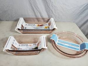 lot 122 image: 3 New Anchor Laurel Embossed Baking Dishes