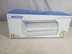 lot 138 image: New Anchor Breadbox