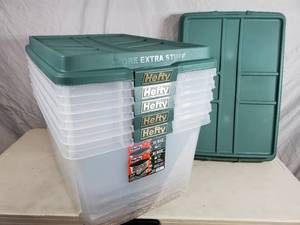 lot 142 image: 5 New Hefty Totes with Latch Lids