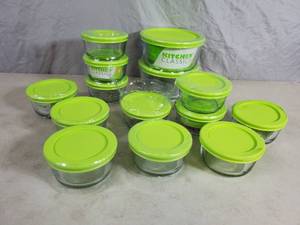 lot 173 image: Large Assortment of Kitchen Classics Glass Food Storage