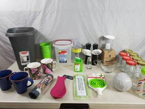 lot 190 image: Large Lot of New Kitchen Items