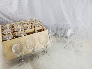 lot 192 image: Large Assortment of Wine Glasses  Stem Ware