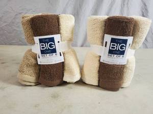 lot 220 image: 12 New The Big One Washcloths