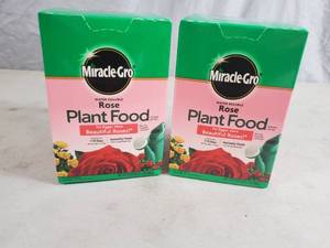 lot 237 image: 2 New 1.5 lb Boxes of Miracle Gro
