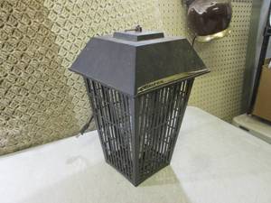 lot 335 image: (BS) Stinger Bug Light Zapper Works...
