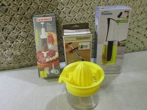 lot 339 image: (F-0) Assorted Kitchen Gadgets...