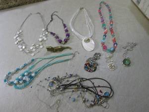 lot 12 image: (EC1) Assorted Necklaces Etc ...