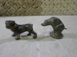 lot 24 image: (CNTR) 2 Vintage Mini Metal Dog Fig...