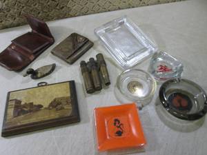 lot 30 image: (EC1) Assorted Vintage Etc...